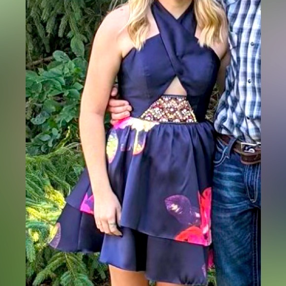 Rachel Allen formal dress size 4 - Picture 1 of 10